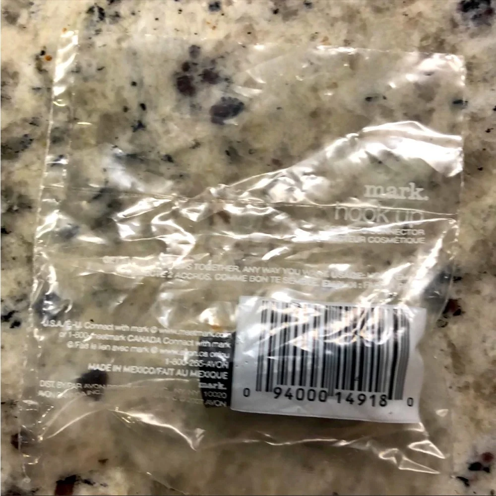 NWT 🆕 mark. Hook Up Cosmetic Connector (6 available)